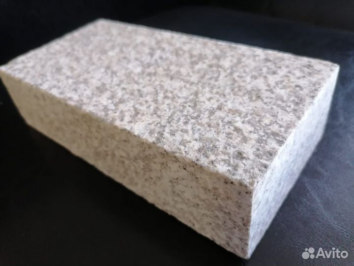Брусчатка полнопиленная из Куртинского гранита
