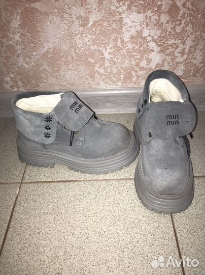 Женские зимние сапоги miumiu