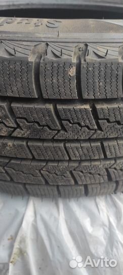 Roadstone Winguard 215/60 R17