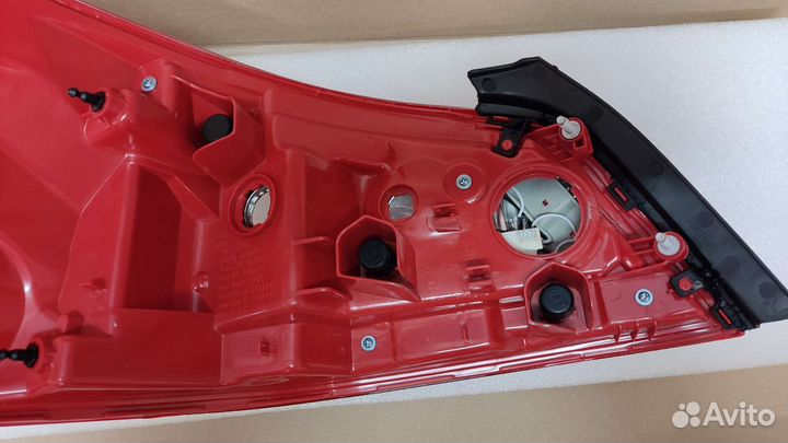 Фонарь задний Nissan Teana L33 правый