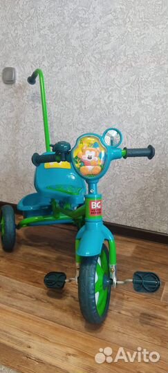 Трёхколёсный велосипед со съемной ручкой