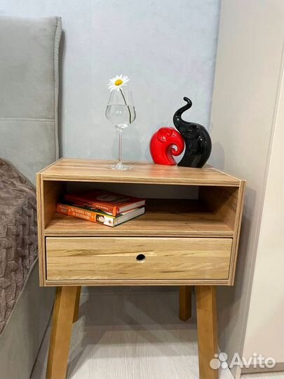 Тумбочка для комнаты
