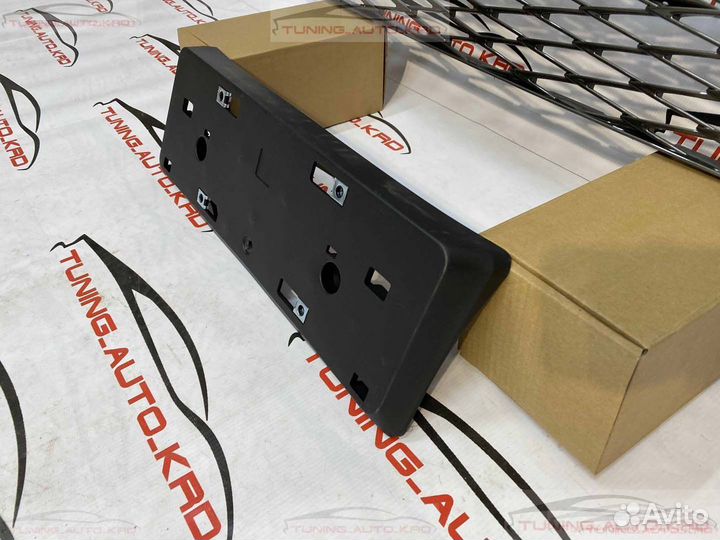 Решетка радиатора Lexus NX200 Стиль F-Sport C3732