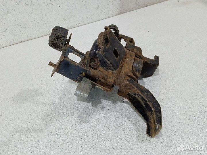 Подушка двигателя Тойота