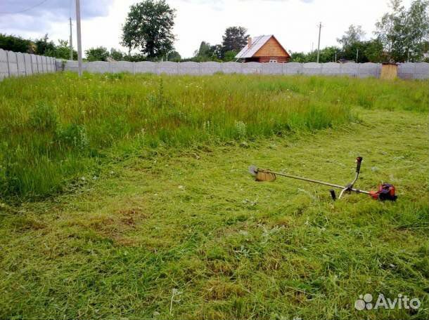 Покос травы триммером