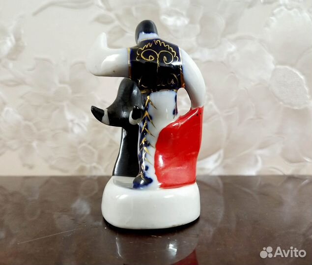 Фарфоровая статуэтка СССР