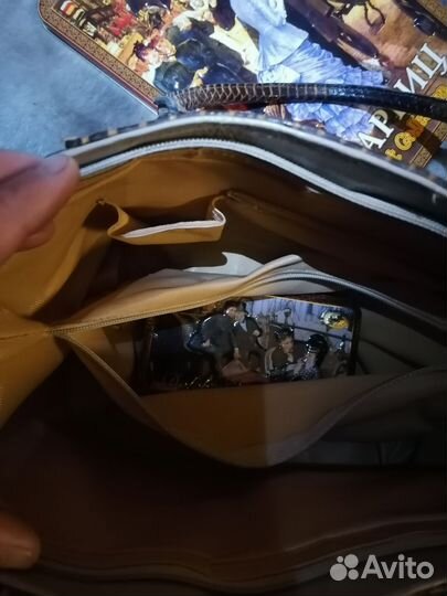 Эксклюзивная сумка с головой и лапами крокодила