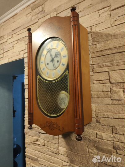 Часы настенные с боем янтарь