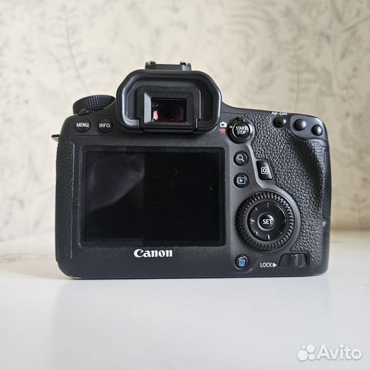 Зеркальный фотоаппарат Canon 6D Хороший Комплект