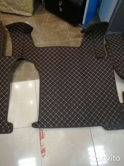 Продам 3D ковры из экокожи на Sitrak С7Н, бол.каб