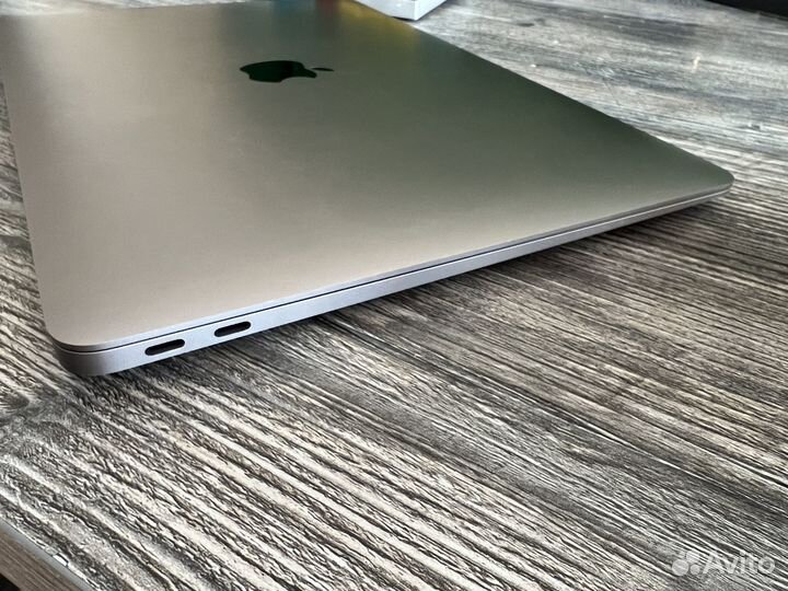 Macbook Air 13 Late 2020 M1 (256Gb)