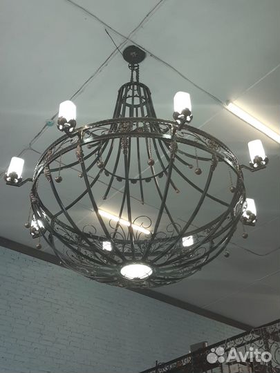Люстра с элементами ковки
