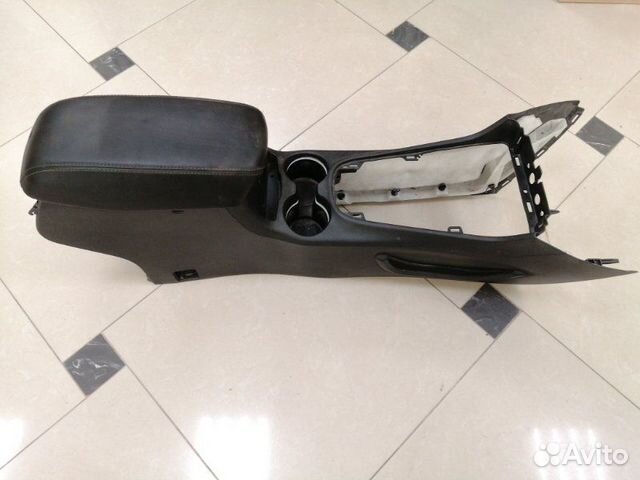 Подлокотник Jeep Cherokee KL ED6 2014