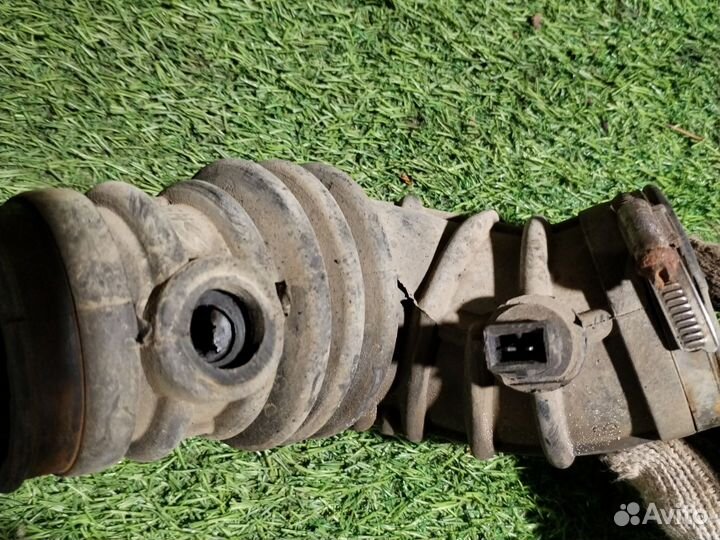 Патрубок воздушного фильтра Daewoo Nubira 1