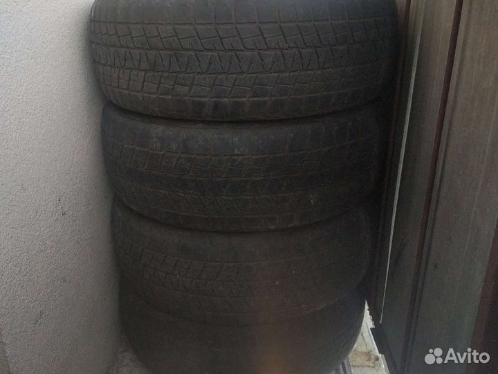 Bridgestone Blizzak DM-V1 235/60 R18