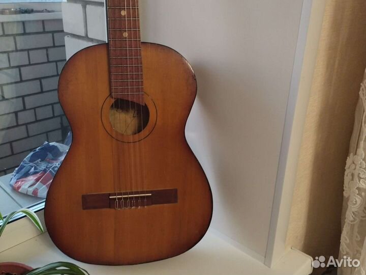 Классическая гитара бу