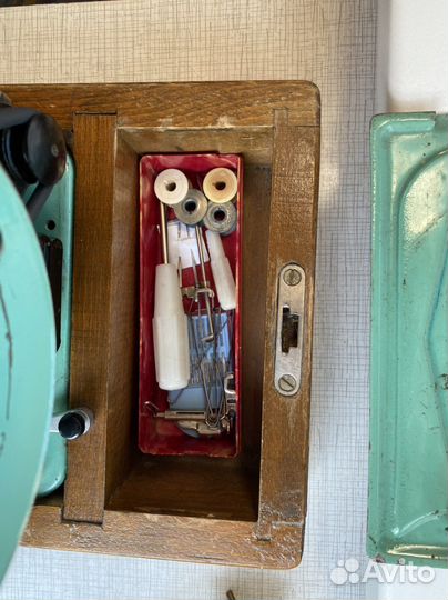 Швейная машинка Подольск 2м с электроприводом