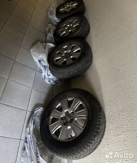 Колеса в сборе nokian 215/65 R16