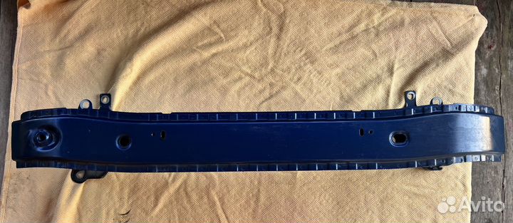 Усилитель бампера volvo c30