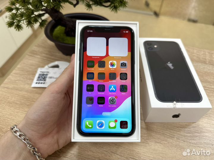 iPhone 11, 64 ГБ