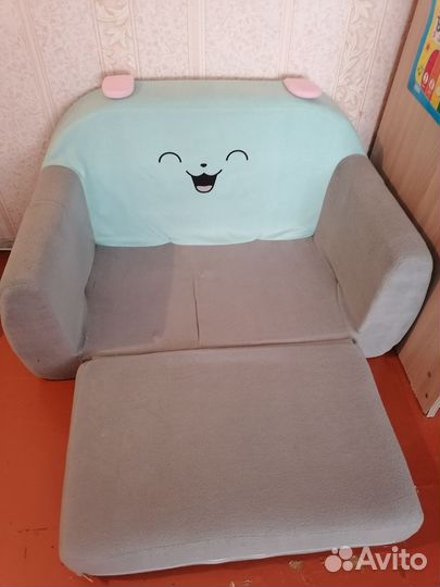 Диванчик детский