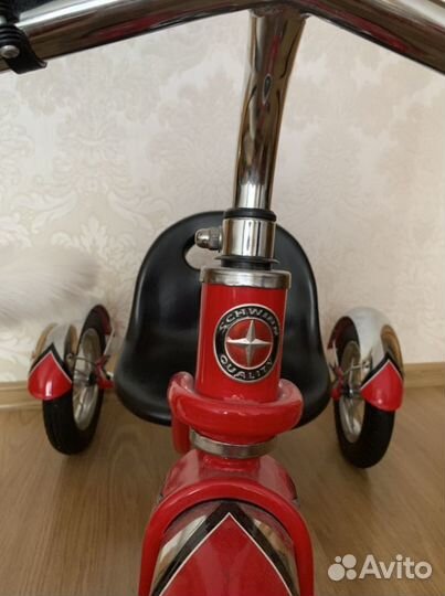 Трехколесный велосипед Schwinn новый