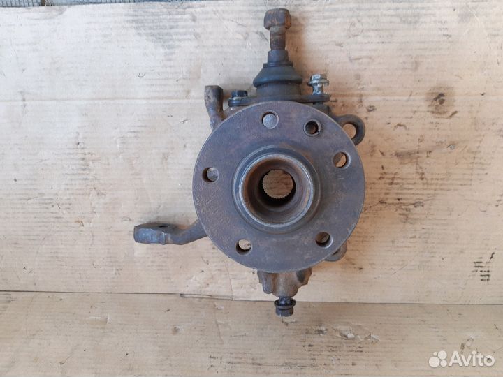 Кулак поворотный передней левый Фольксваген Т4