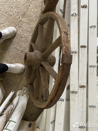 Колесо деревянное от телеги