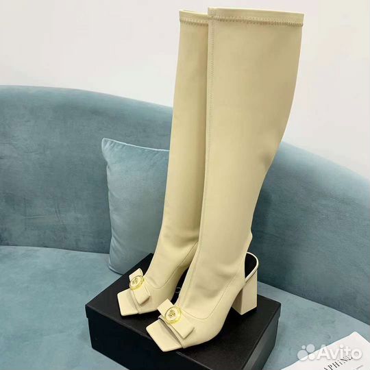 Открытые сапоги Versace