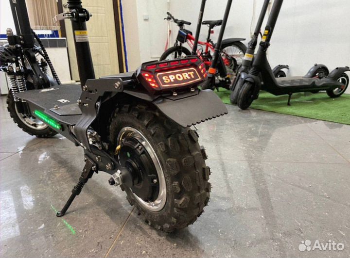 Крупный протектрор куго M5 самока