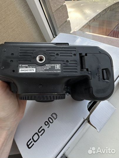 Зеркальный фотоаппарат canon EOS 90 D