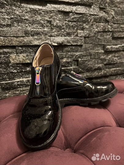 Черные лаковые лоферы 32 размер