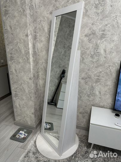 Зеркало напольное