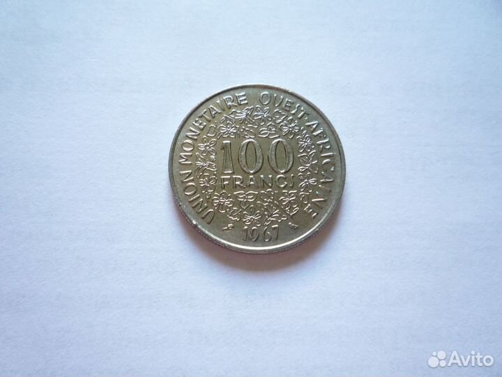 100 франков 1967 г Западная Африка