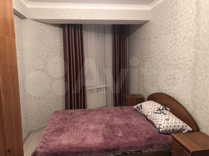 2-к. квартира, 70 м², 2/10 эт.