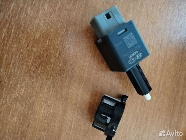 Датчик вкл. стопсигнала (лягушка) KIA Hyundai АКПП