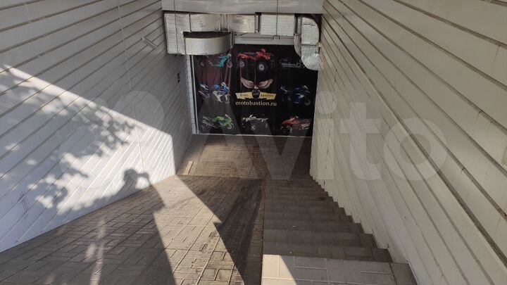 Помещение со спуском в подвале, 104.4 м²