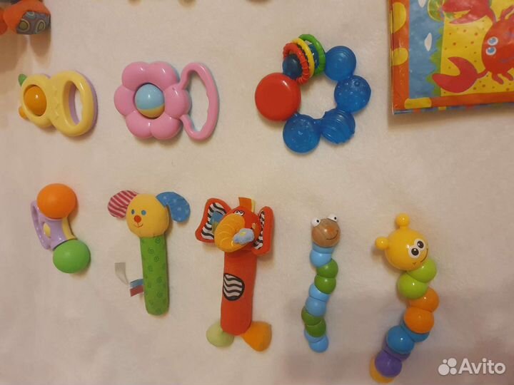 Игрушки, погремушки, пищалки