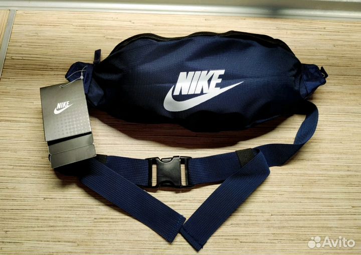 Сумка на пояс Nike