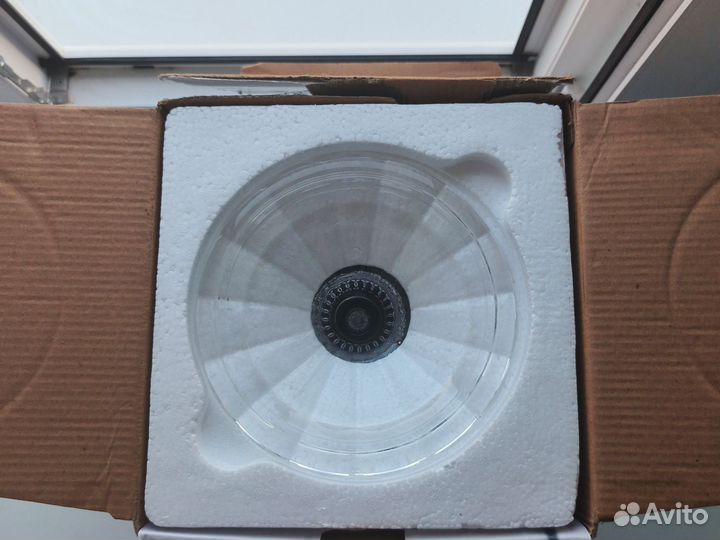 Диспенсер для напитков 2л