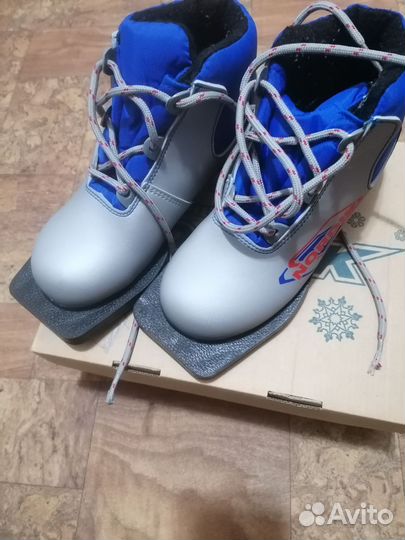 Лыжные ботинки