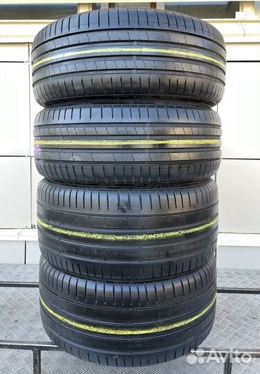 Pirelli P Zero PZ4 245/35 R20 и 275/30 R20