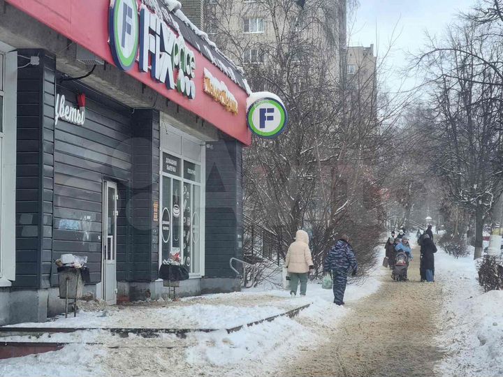 Первая линия, витрина, 60 м²