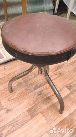 Стульчик для пианино