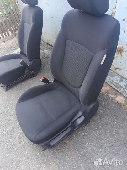 Передние сиденья