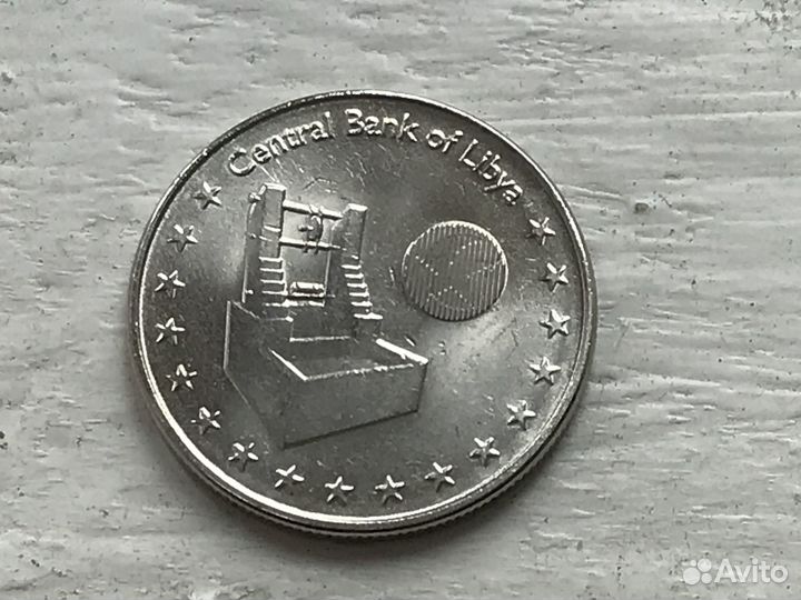 Монеты 5 и 10 филс, Кувейт. 2012 + Ближ.Восток