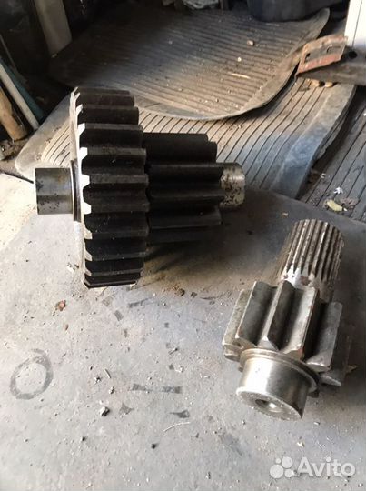 Шестерни на т130