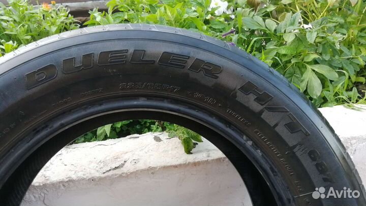 Bridgestone Dueler H/T 687 225/65 R17