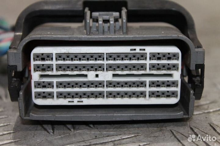 Разъем в мозг Mitsubishi Outlander XL 6B31 3.0 л