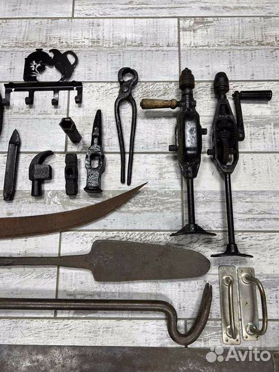 Старинный инструмент